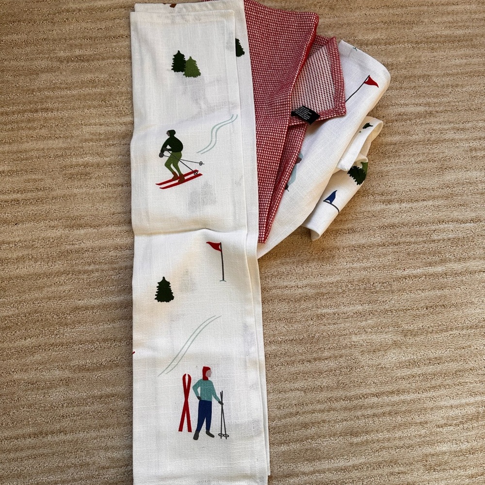 Set of 3 Max Studio Dashing Through the Snow Skier holiday themed kitchen towels - Picture 9 of 16